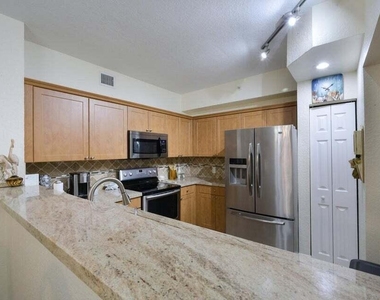 1805 N Flagler Drive - Photo Thumbnail 10