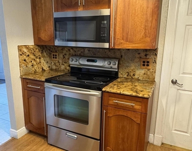 2180 Nw 93rd Avenue - Photo Thumbnail 4