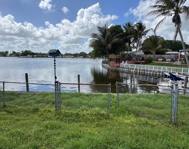 2180 Nw 93rd Avenue - Photo Thumbnail 1