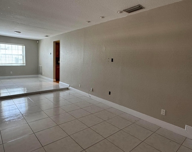 2180 Nw 93rd Avenue - Photo Thumbnail 13