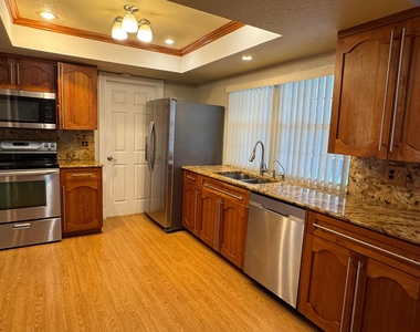 2180 Nw 93rd Avenue - Photo Thumbnail 3