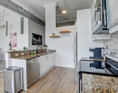 185 Ne 4th Avenue - Photo Thumbnail 3