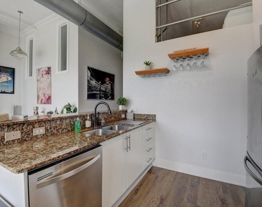 185 Ne 4th Avenue - Photo Thumbnail 4