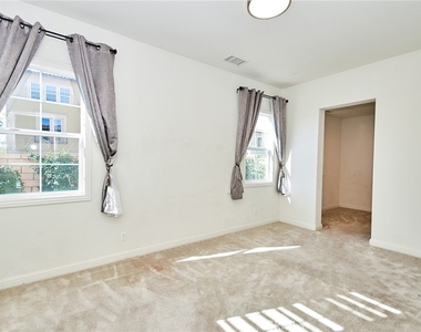 115 Mesa Verde Lane - Photo Thumbnail 16