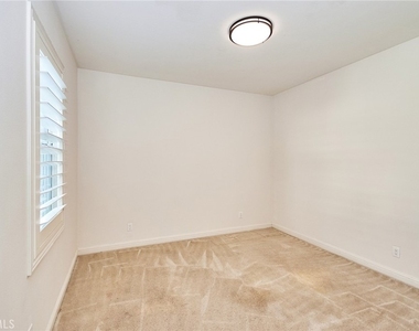 115 Mesa Verde Lane - Photo Thumbnail 34