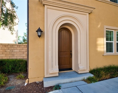 115 Mesa Verde Lane - Photo Thumbnail 2