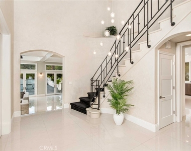 1756 Clear View Drive - Photo Thumbnail 5