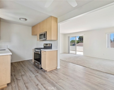 375 Woodland Pl - Photo Thumbnail 7