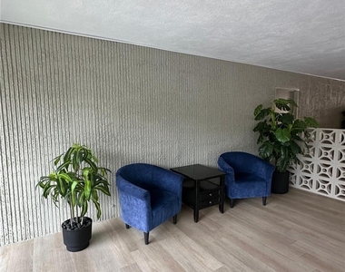 11692 Chenault Street - Photo Thumbnail 3