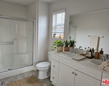 7256 N Cherry Lane - Photo Thumbnail 8
