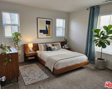 7256 N Cherry Lane - Photo Thumbnail 9