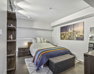 7320 Hawthorn Avenue - Photo Thumbnail 4