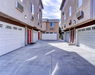 1254 W 37th Drive - Photo Thumbnail 7