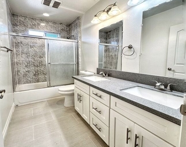 4829 W 17th Street - Photo Thumbnail 9