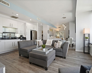 1100 Wilshire Boulevard - Photo Thumbnail 6