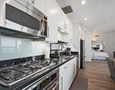 1100 Wilshire Boulevard - Photo Thumbnail 14