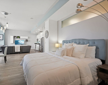 1100 Wilshire Boulevard - Photo Thumbnail 17