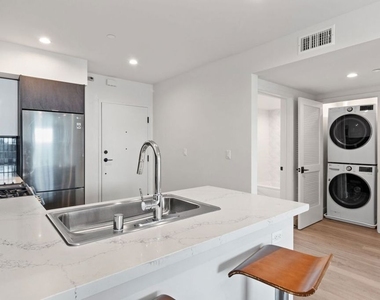 132 Rosemont Avenue - Photo Thumbnail 9