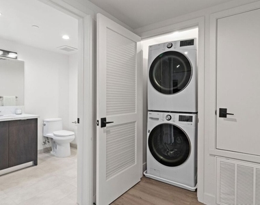 132 Rosemont Avenue - Photo Thumbnail 19