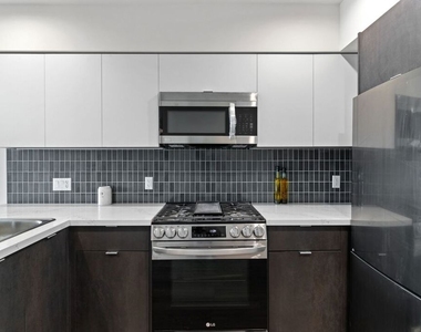 132 Rosemont Avenue - Photo Thumbnail 7