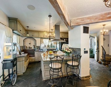 2851 Seabreeze Drive - Photo Thumbnail 18