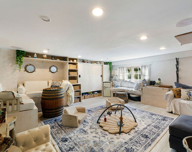 2851 Seabreeze Drive - Photo Thumbnail 14