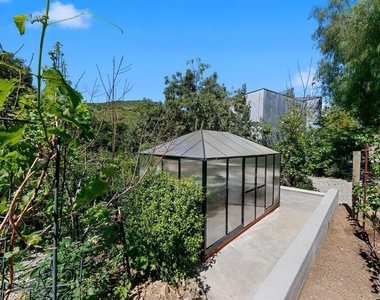 2851 Seabreeze Drive - Photo Thumbnail 72