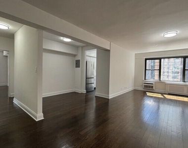 157 East 57th Street - Photo Thumbnail 6