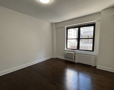 157 East 57th Street - Photo Thumbnail 5