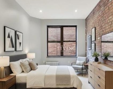 Stanton Street - Photo Thumbnail 3