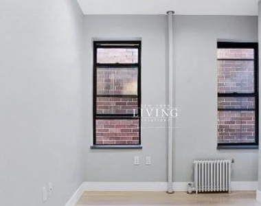 Stanton Street - Photo Thumbnail 4