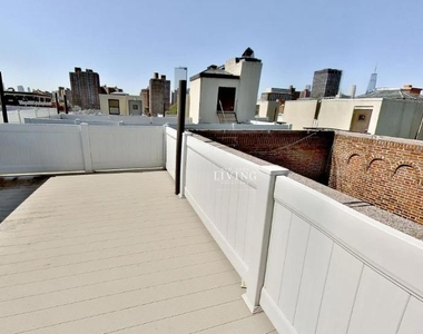Stanton Street - Photo Thumbnail 8