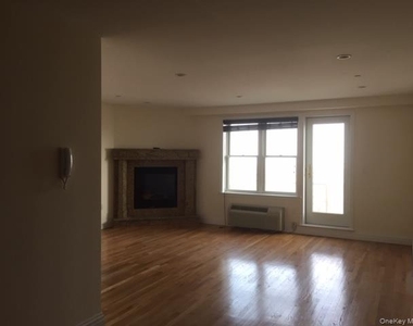 125 E Broadway - Photo Thumbnail 7