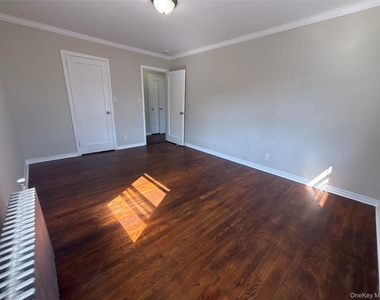 37 Spruce Street - Photo Thumbnail 6