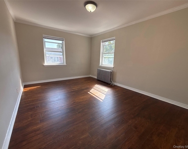37 Spruce Street - Photo Thumbnail 4