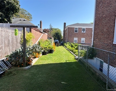 37 Spruce Street - Photo Thumbnail 10