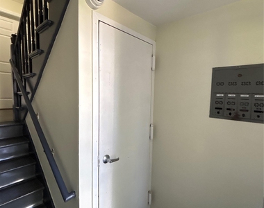 37 Spruce Street - Photo Thumbnail 14