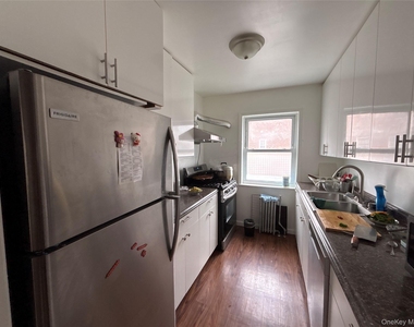 37 Spruce Street - Photo Thumbnail 3