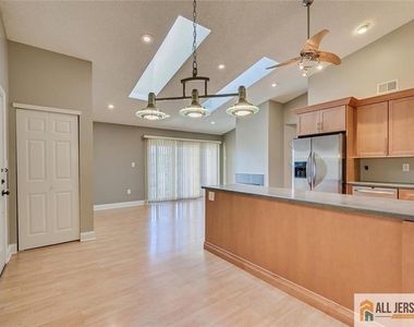 268 Kempsey Drive - Photo Thumbnail 14