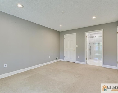 268 Kempsey Drive - Photo Thumbnail 17