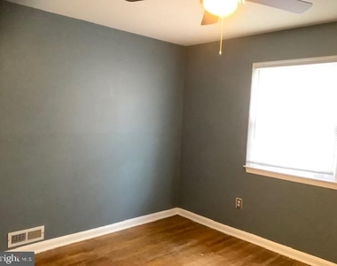 3212 Campbell Drive - Photo Thumbnail 8