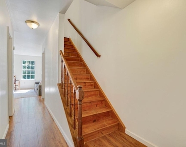 6356 Shaundale Drive - Photo Thumbnail 2