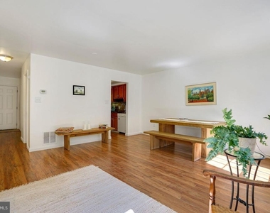 6356 Shaundale Drive - Photo Thumbnail 6
