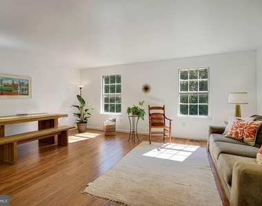 6356 Shaundale Drive - Photo Thumbnail 4