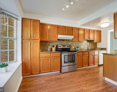 6356 Shaundale Drive - Photo Thumbnail 7