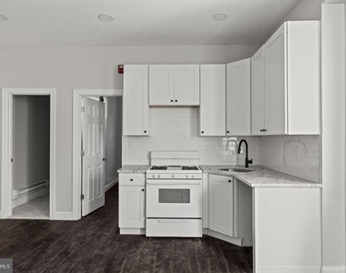 5237 Chester Avenue - Photo Thumbnail 2
