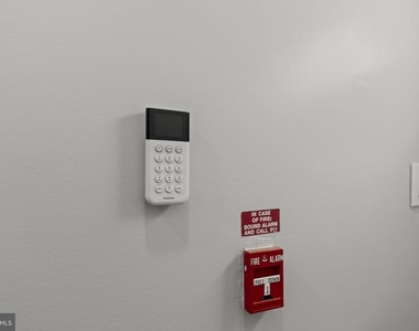 5237 Chester Avenue - Photo Thumbnail 10