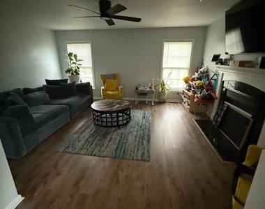 6014 Gloucester Court - Photo Thumbnail 3