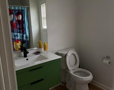 6014 Gloucester Court - Photo Thumbnail 11