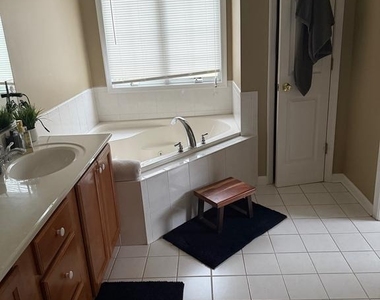6014 Gloucester Court - Photo Thumbnail 21